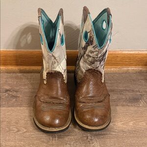 Ariat white camo boots.